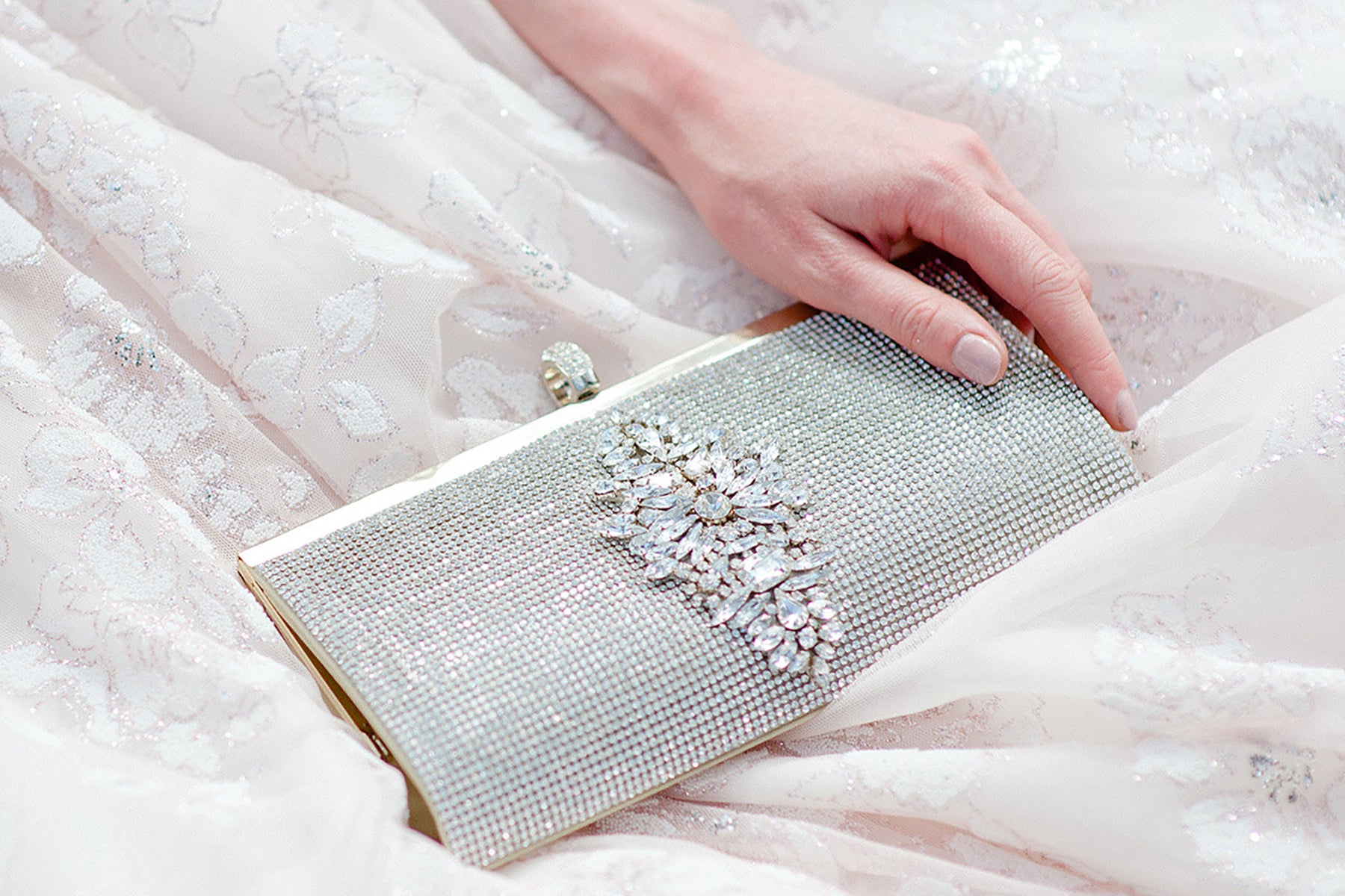 topfive Sparkly Silver Rhinestones Clutch Purse for Women Wedding Prom  Party Handbag Evening Formal Bag, Silver, 9*6*4 : Amazon.in: Fashion